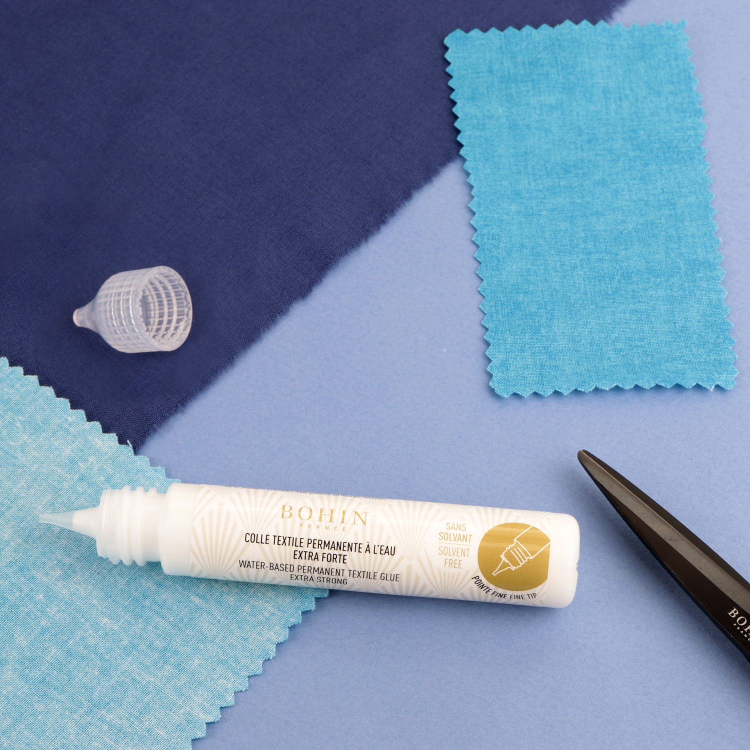 Permanent textile glue – Precision tip tube 25 ml